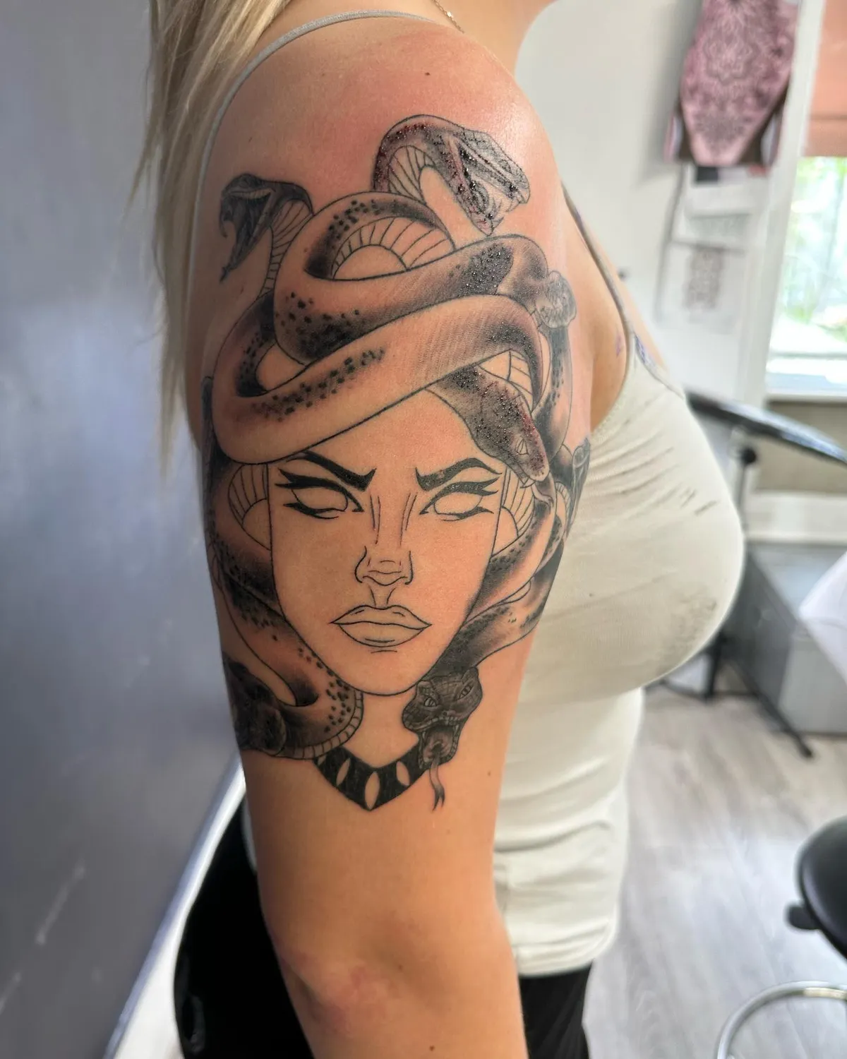 tatoueur couleur saint jacques de la lande