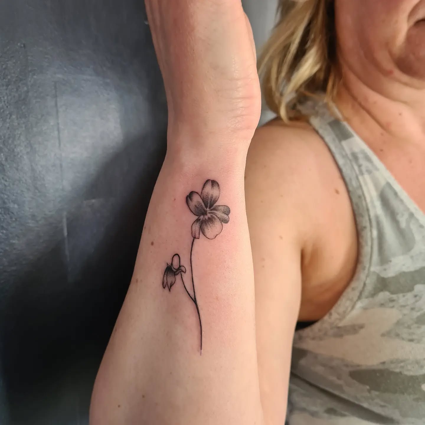 tatoueur minimaliste montgermont