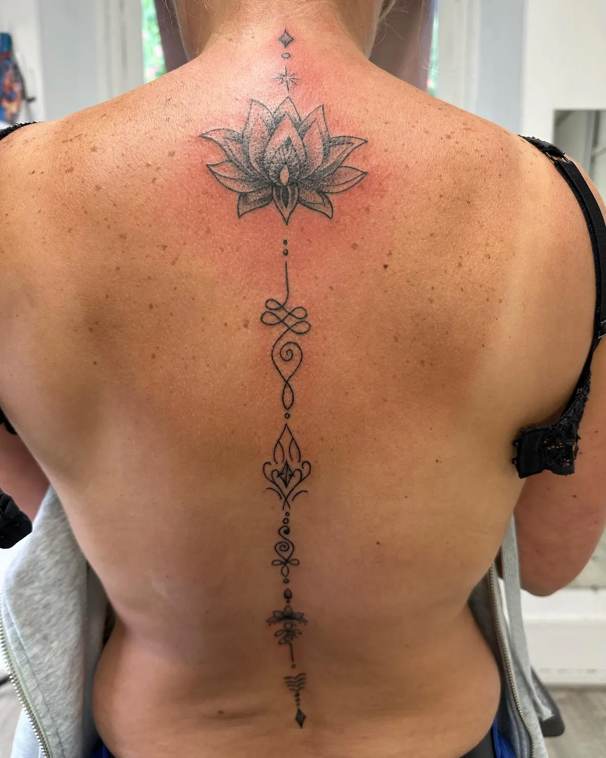tatoueur minimaliste saint gregoire