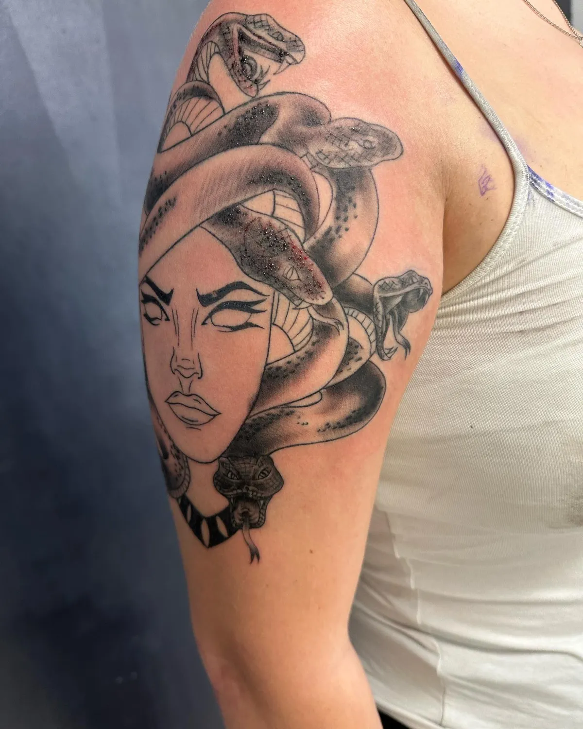 tatoueur minimaliste saint gregoire