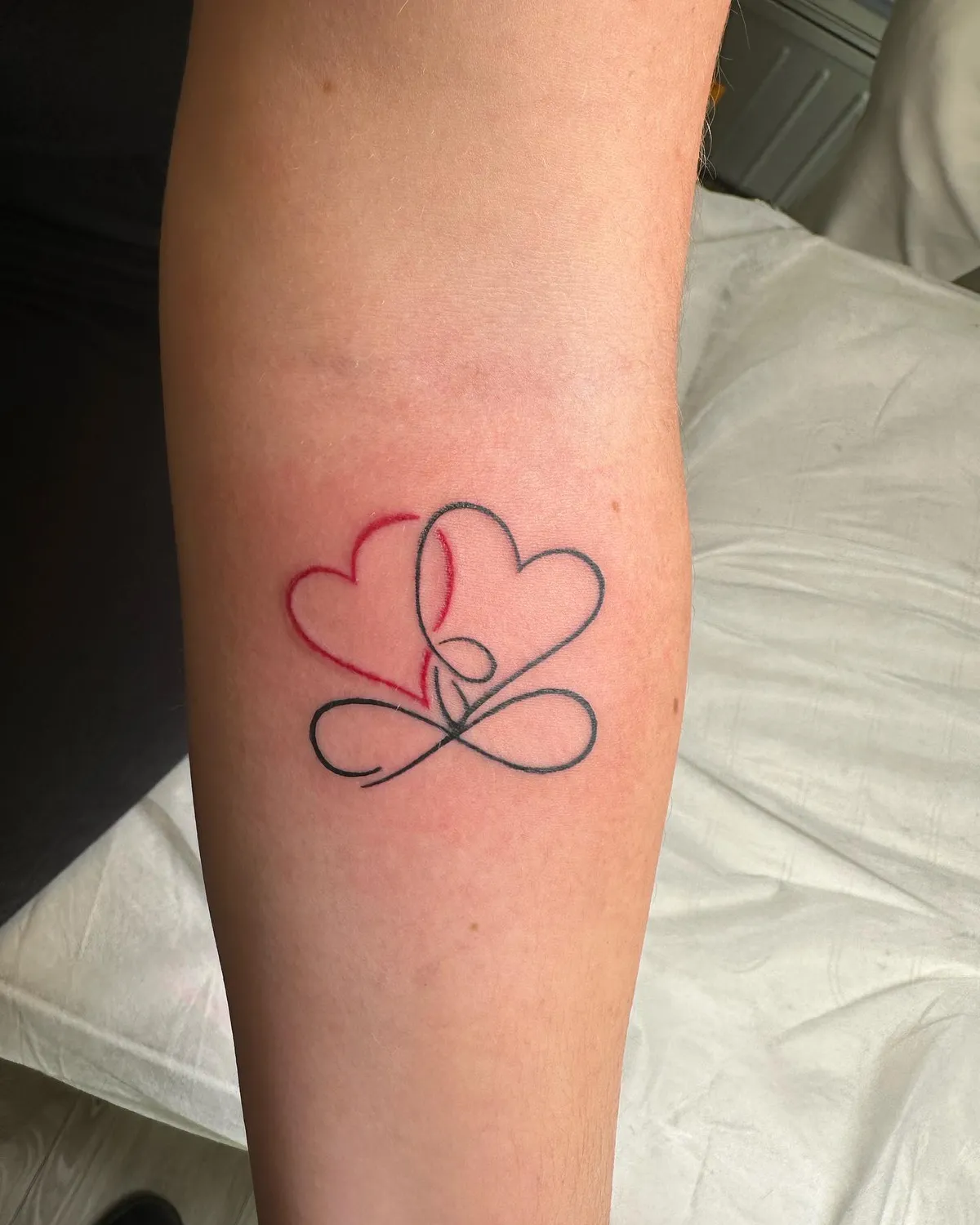 tatoueur minimaliste saint gregoire