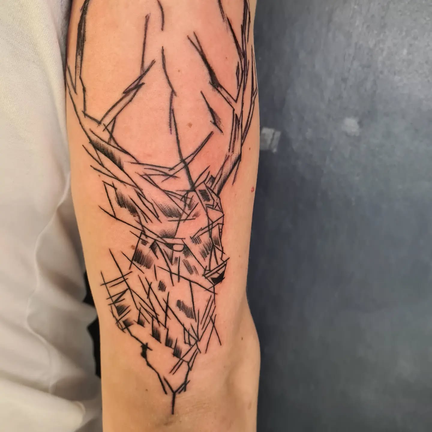 tatoueur minimaliste saint gregoire