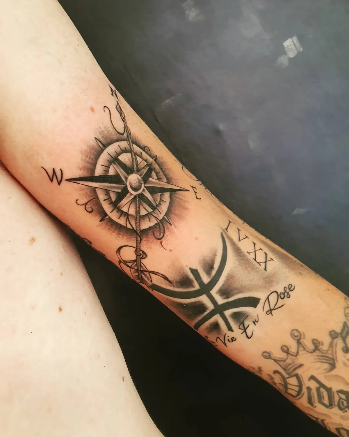 tatoueur minimaliste saint gregoire